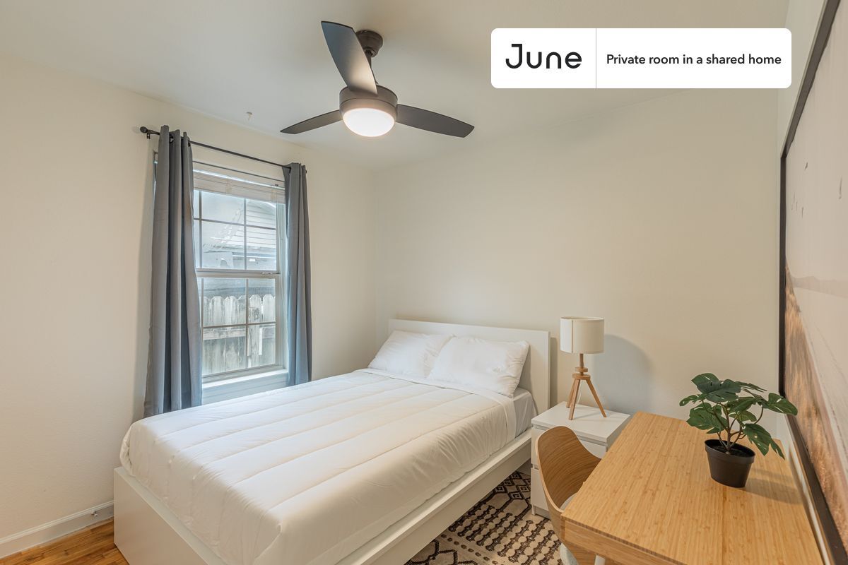 Foto principal - Room in Shared 4 bed/2 bath home