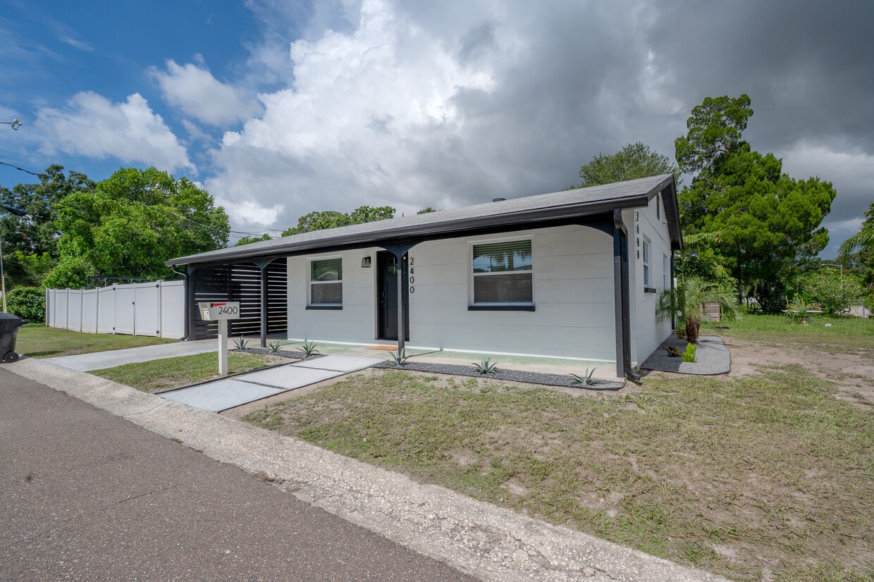 Foto principal - 2400 34th Ave N