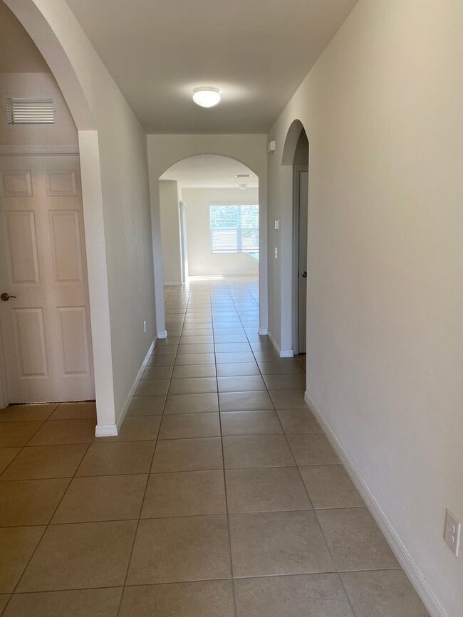 Building Photo - Welcome Home! 3BR/2BA Single-Family Home w...