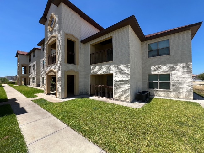 Building Photo - 1601 Jacaman Rd