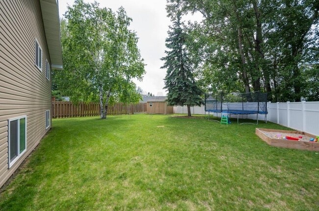 Foto del edificio - Awesome 5 Bedroom, 3 Bathroom Single Family Home for Rent in EGF