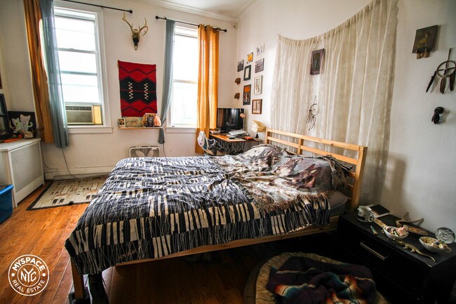Foto del edificio - 140 Wilson Ave