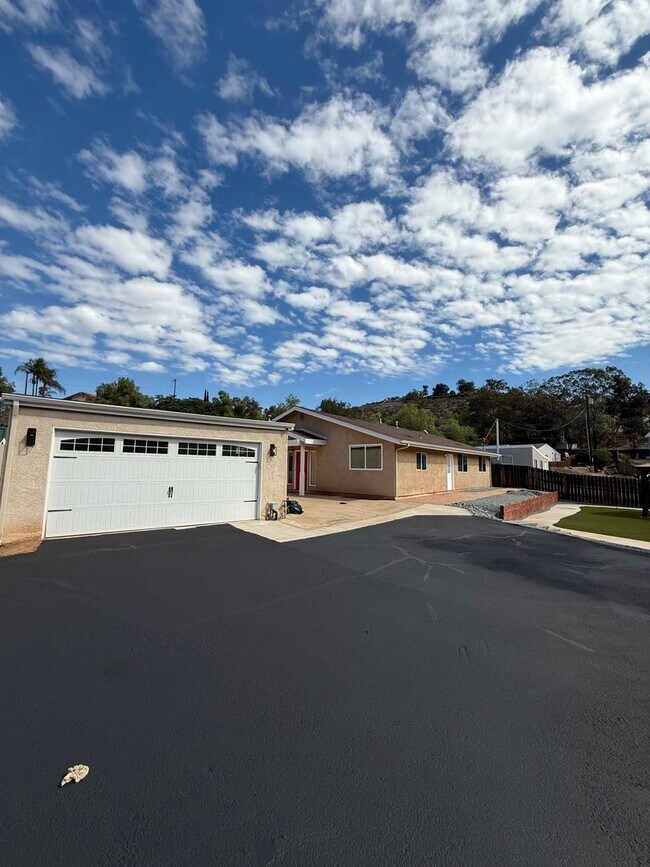 Foto del edificio - Beautiful 3 Bedroom 2 bath home in well de...