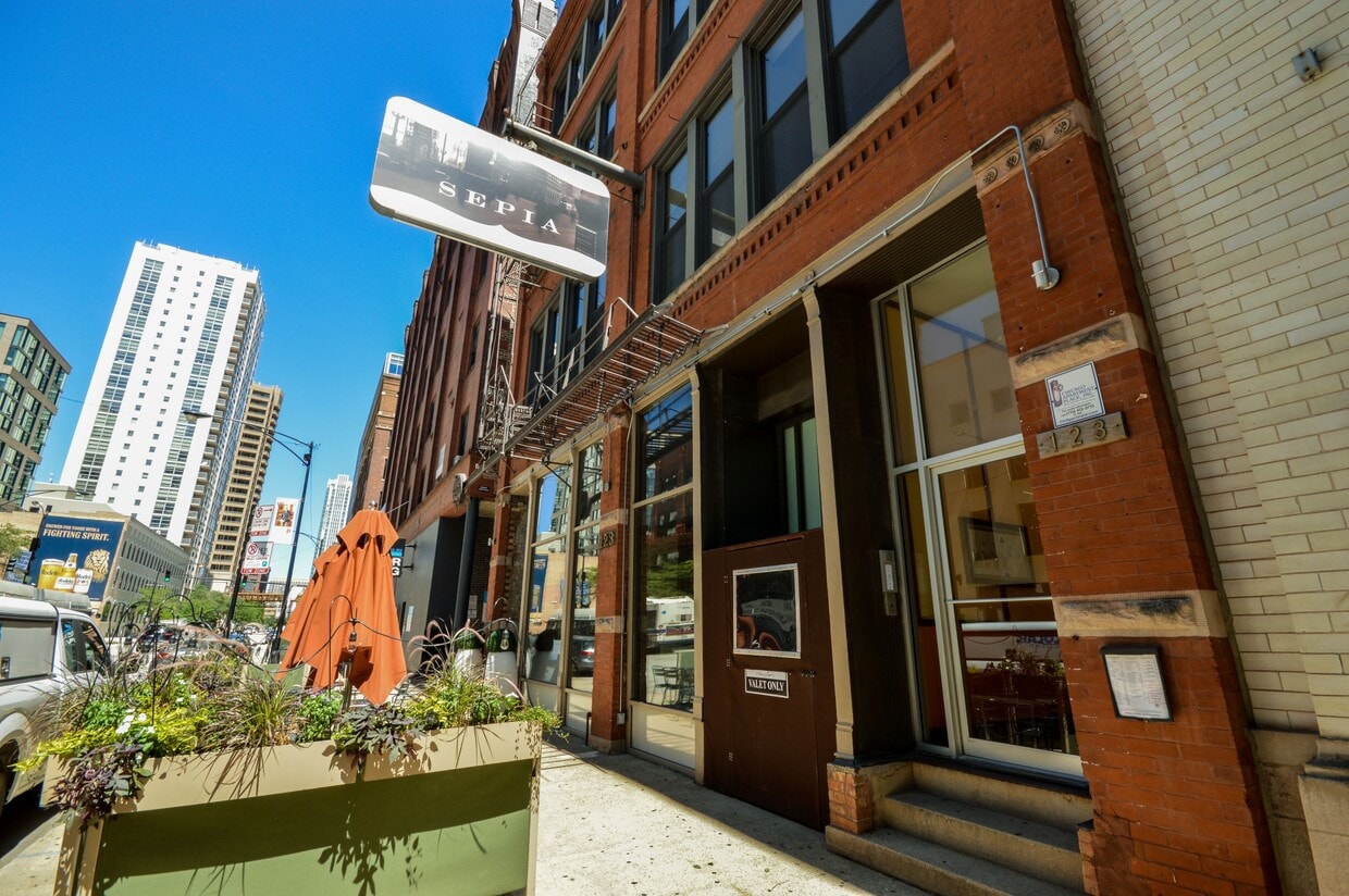 Primary Photo - 123 N Jefferson St