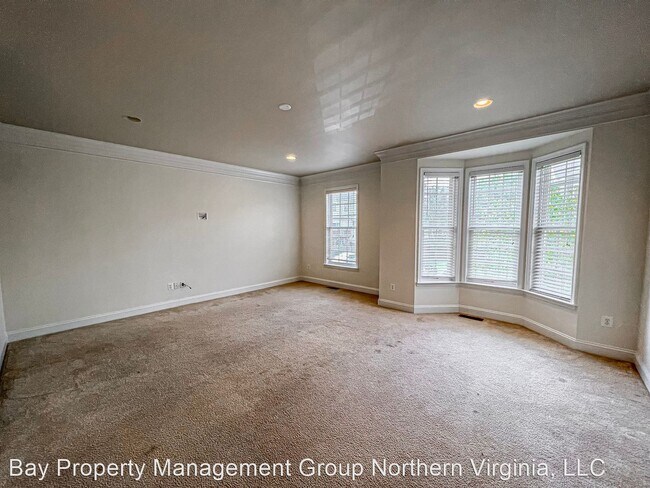 Foto del edificio - 3 br, 2.5 bath House - 11912 Hayes Station...