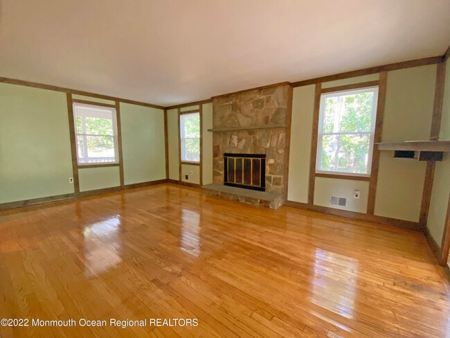 Building Photo - 331 Pine Brook Rd