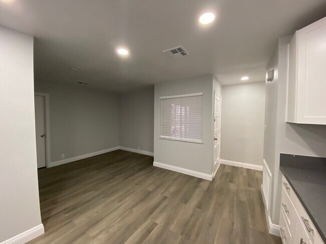Building Photo - 2117 Glen Heather Way