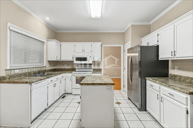 Building Photo - 3520 Huntingridge Dr