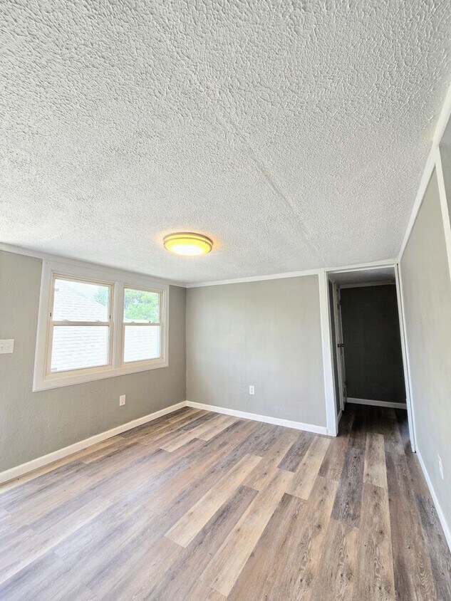 Foto principal - 1101 N Indiana Ave