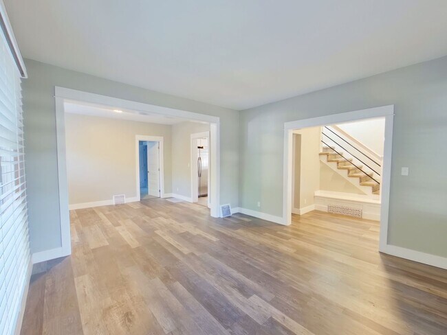 Foto del edificio - Beautifully Remodeled 5-Bed House