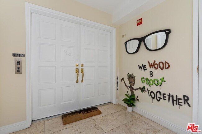 Building Photo - 11842 Darlington Ave