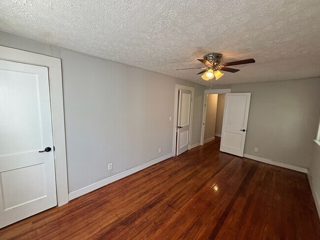 Foto del edificio - Where Style Meets Serenity — Your New Home...