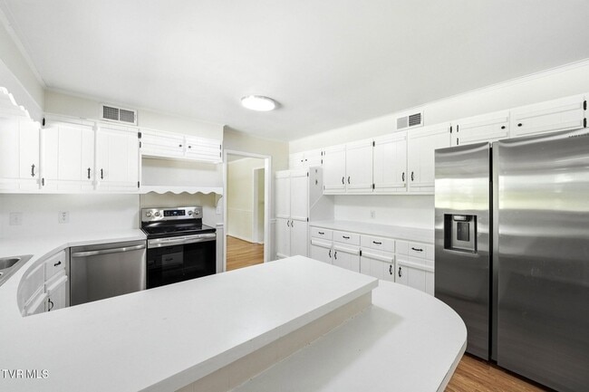 Building Photo - 808 Chippendale Rd