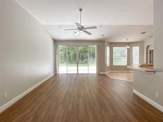 Foto del edificio - 3018 Lakewood Pointe Dr