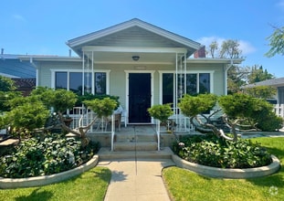 Building Photo - 4742 Idaho St