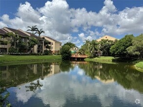 Building Photo - 9999 Summerbreeze Dr