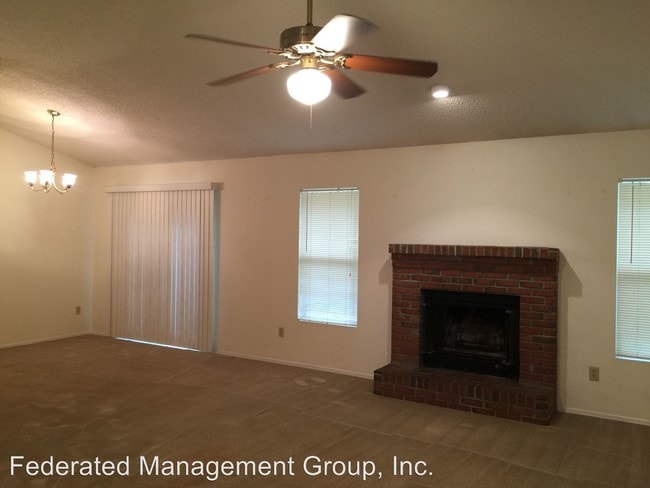 Building Photo - 12813 Serenade Cir N