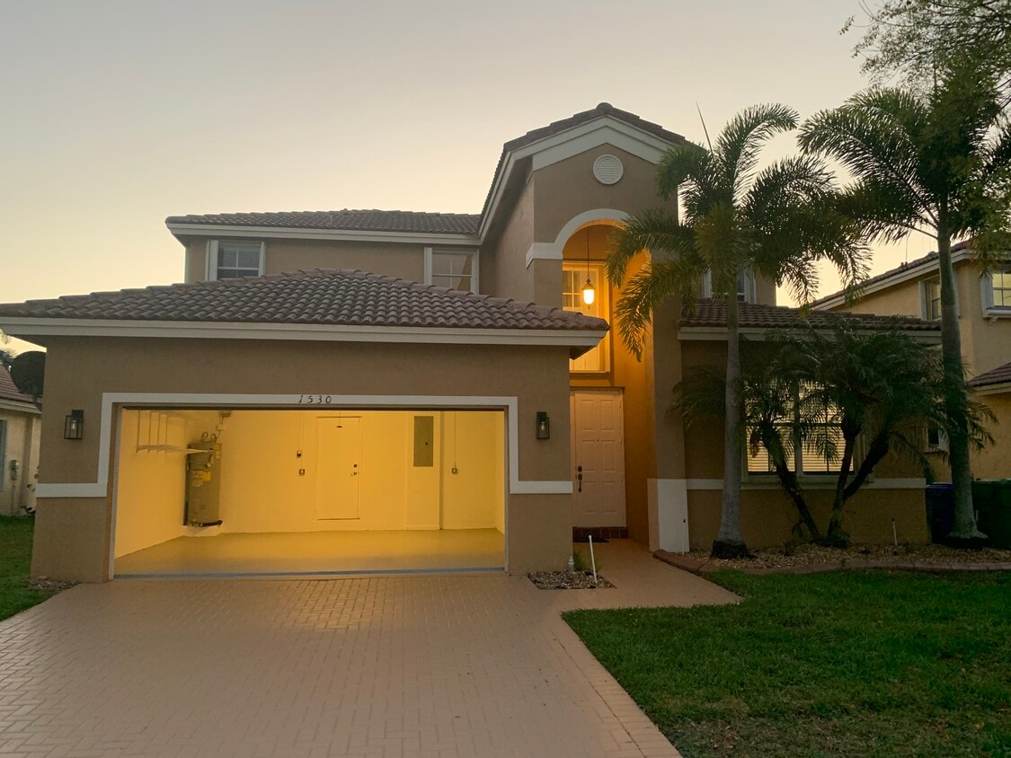 Photo - 1530 SW 193rd Terrace (Pembroke Pines, FL)