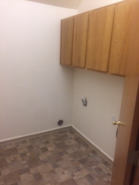 Building Photo - 511