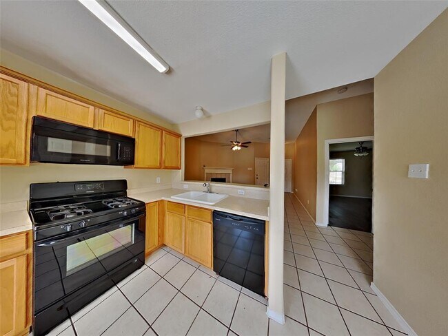 Building Photo - 6018 Hendricks Pass Dr