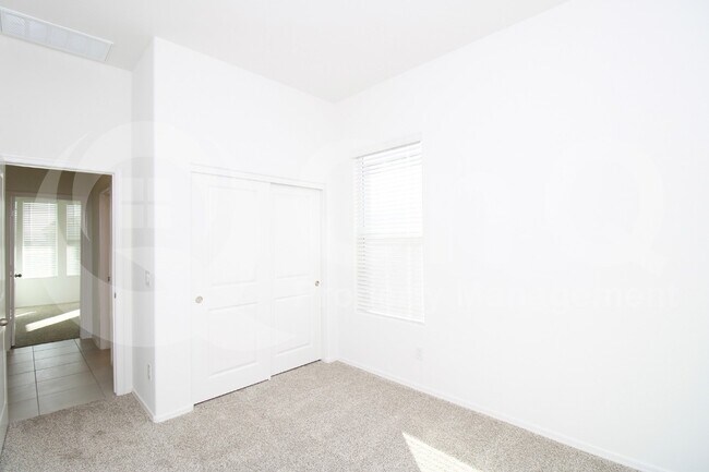 Foto del edificio - 15604 W Smoketree Dr