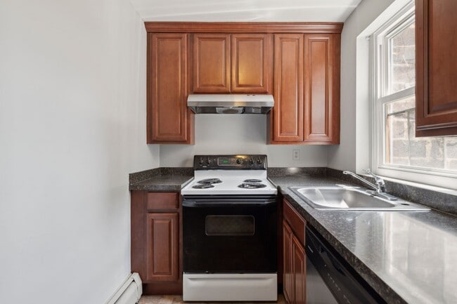 Building Photo - Student Housing!  2BD/1BA Unit in West Che...