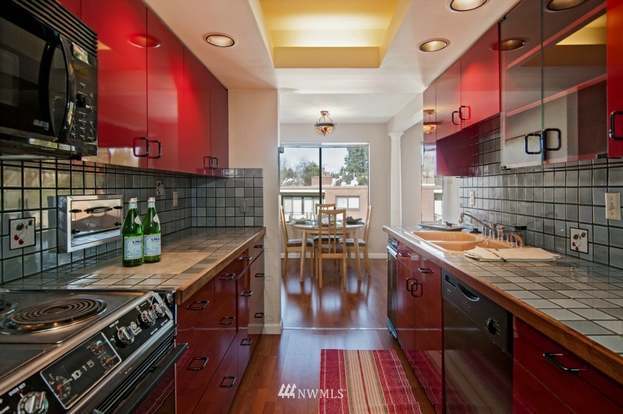 Kitchen - 7850 E Green Lake Dr N