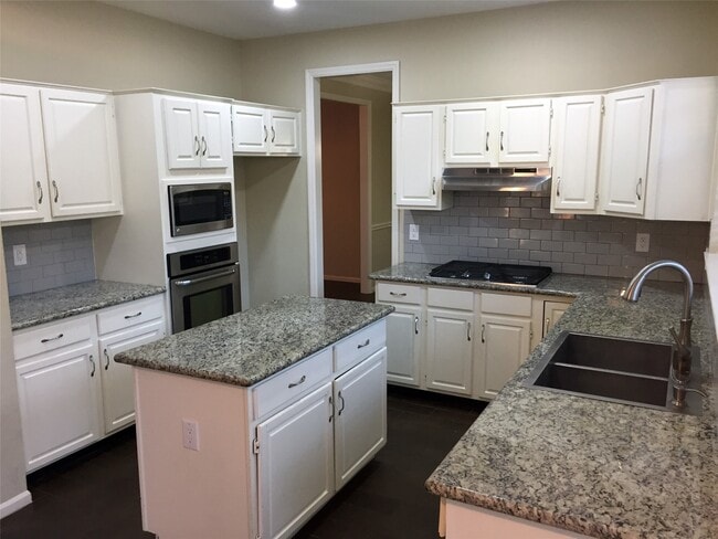 Foto del edificio - 2002 Summerall Ct