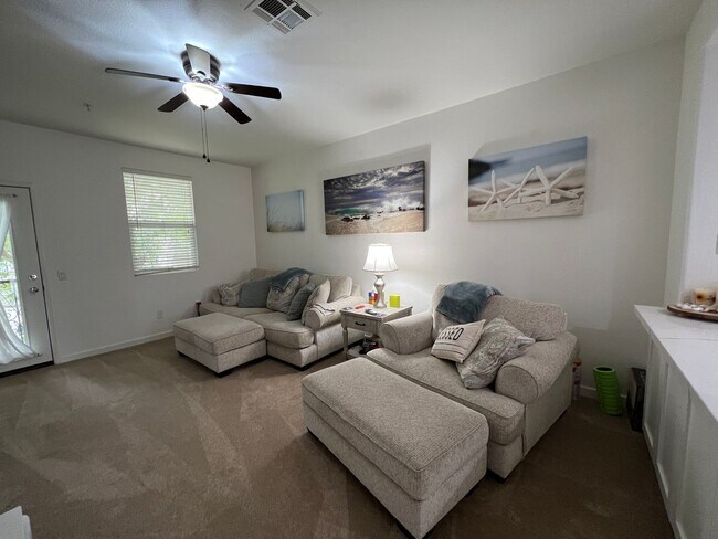 Foto del edificio - Gorgeous Townhome near Downtown Ventura & Beaches