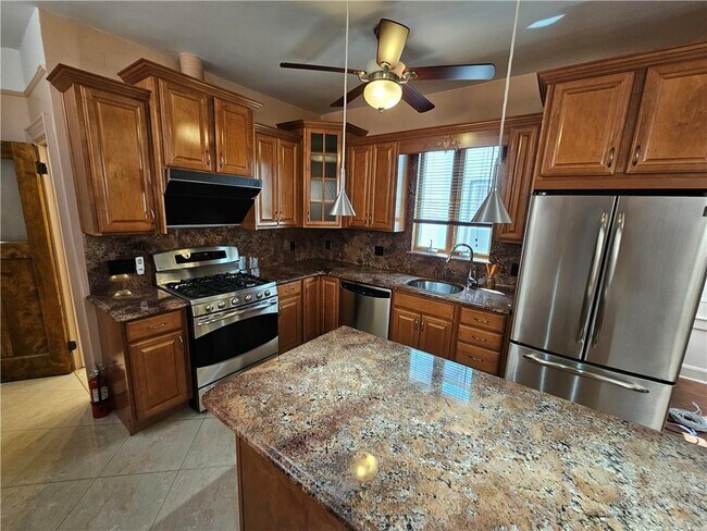 Foto del edificio - 136 Bay Ridge Ave