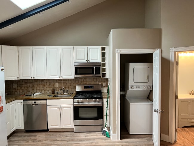 Building Photo - 26033 Fallbrook