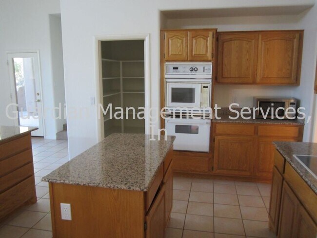 Building Photo - 35007 N Sunset Trl