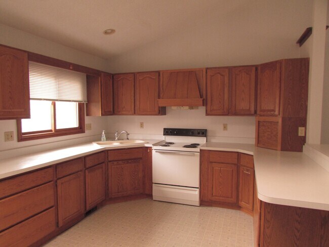 Foto del edificio - 3 BEDROOM | 2 BATH | DUPLEX | WEST