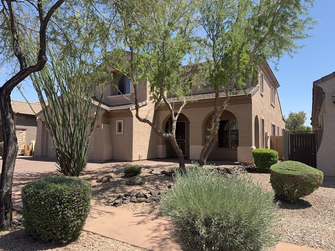 Building Photo - BEAUTIFUL 4 BEDROOM 3 BATHROOM HOME IN PHO...
