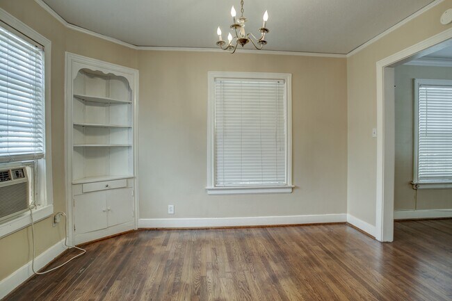 Foto del edificio - 1935 Richmond Ave