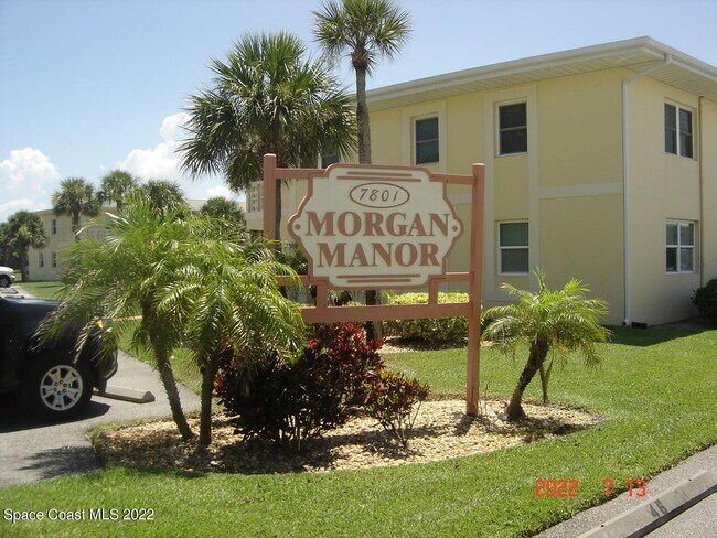 Foto del edificio - 7801 Ridgewood Ave
