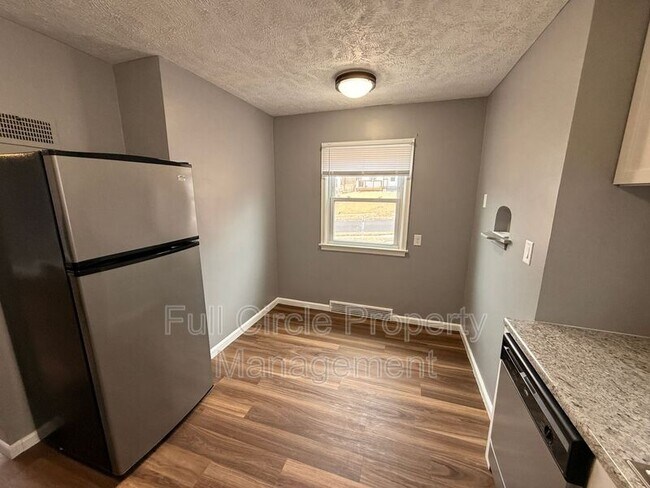 Foto del edificio - 4327 Larimore Ave