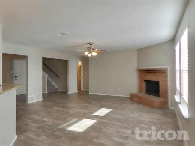 Building Photo - 1526 Fairfield Dr