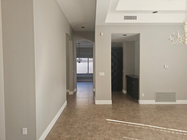 Building Photo - 4 bd 2.5 bth north east scottsdale home with pool