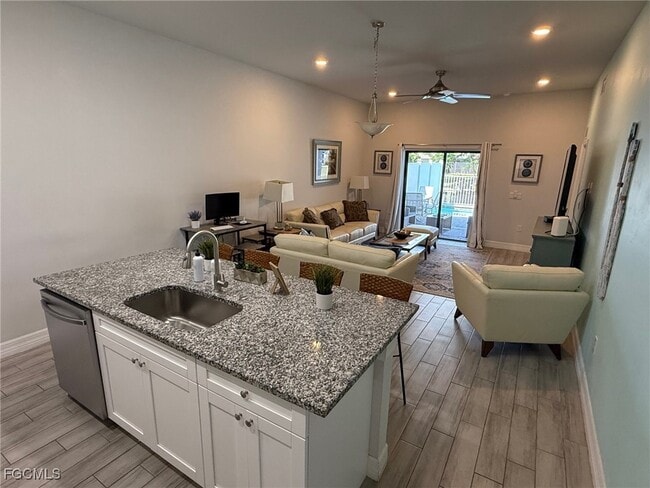 Foto del edificio - 315 SW 47th Terrace
