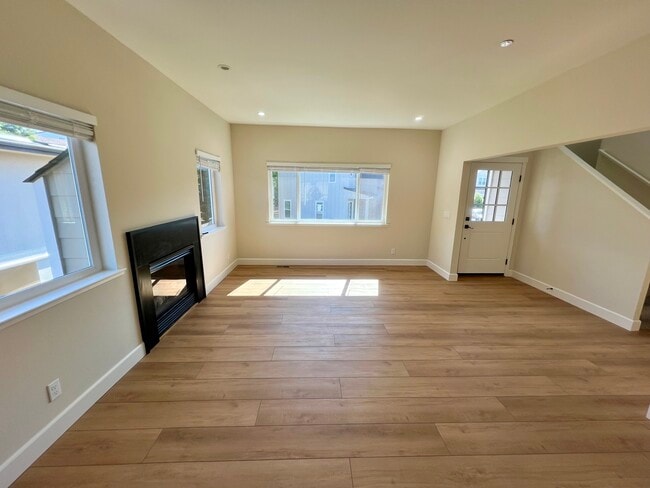 Building Photo - 3729 Cannes Pl