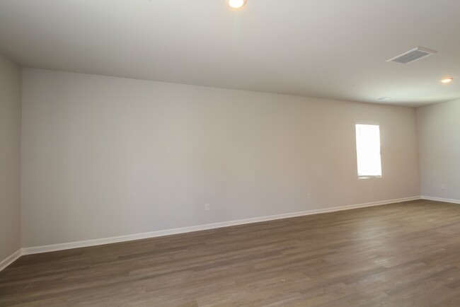 Building Photo - Beautiful 5 Bedroom in Myrtle Beach, SC