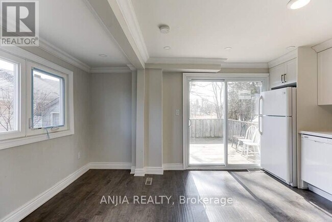 Building Photo - 23 Riveredge Dr