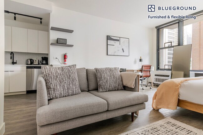 Building Photo - 21 E Chestnut St