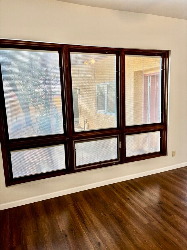 Building Photo - Two bedroom with Community Pool