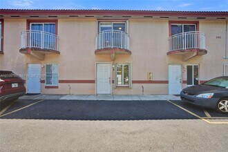Building Photo - 990 NW 78th Ave