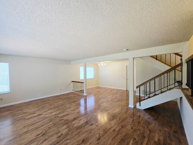 Building Photo - Tri-level Single Family Home