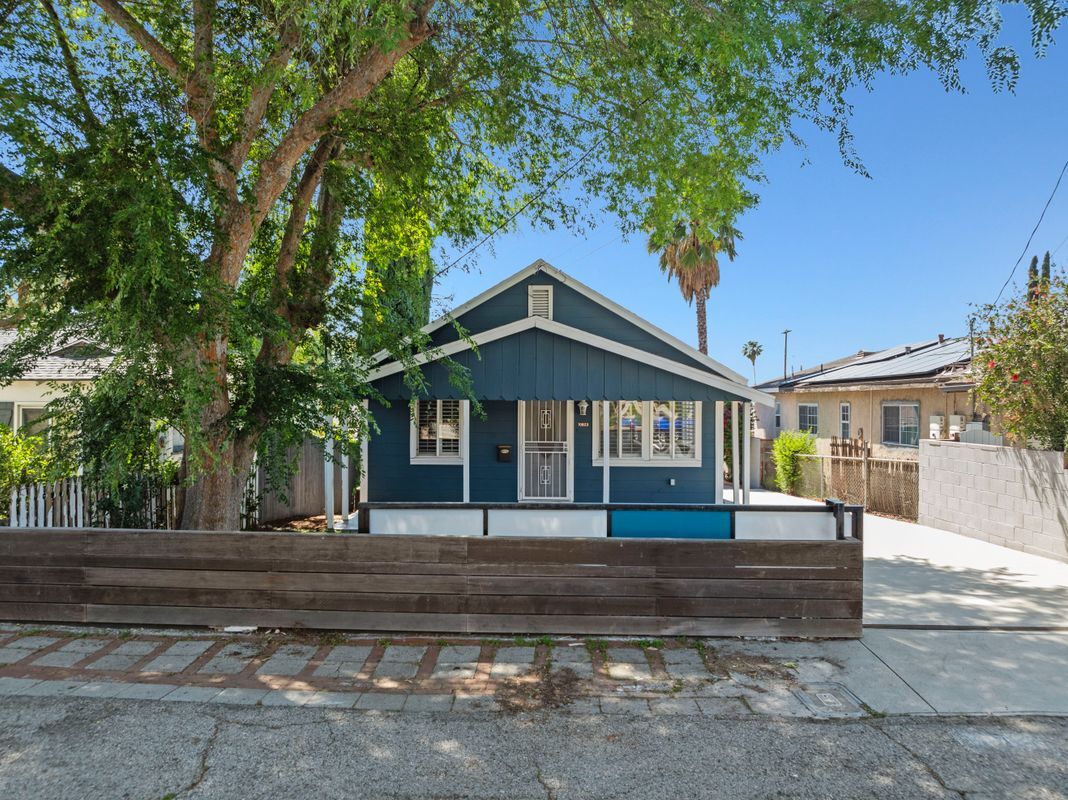 Foto principal - 10823 McVine Ave