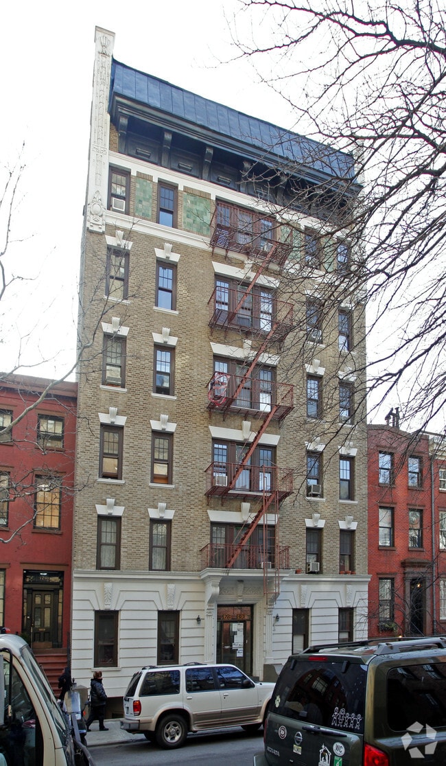 Building Photo - 128 W 13th St