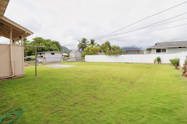 Building Photo - 231 Kihapai St